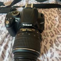 Nikon D3000, obiettivo e custodia