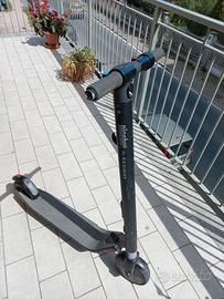 Ninebot Kickscooter ES1 di Segway