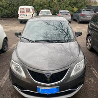 Lancia Ypsilon 2016 silver 1200 benzina