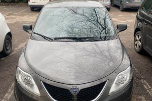 Lancia Ypsilon 2016 silver 1200 benzina