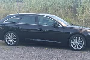AUDI A6 AVANT 40 TDI Business Design.