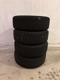 Set completo 4 Gomme Invernali + Cerchi acciaio