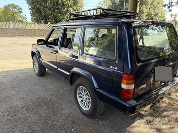 Jeep Cherokee 2.5 TD Motore VM