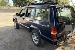 Jeep Cherokee 2.5 TD Motore VM