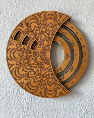 Calendario Girevole In Legno Laser