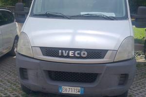 Iveco Daily 35C14 3.0 con Sponda Anteo e Box
