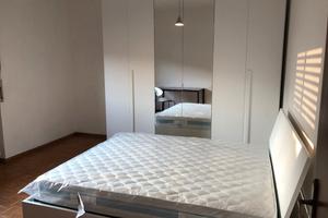 Zona Policlinico: stanza singola arredata