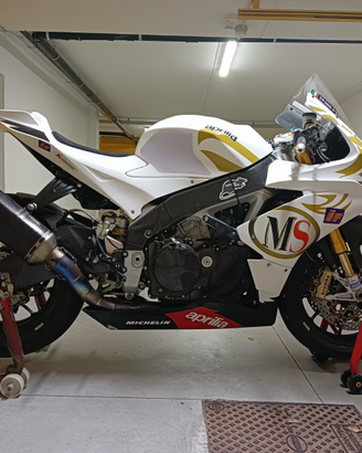 Aprilia RSV4 FACTORY APRC
