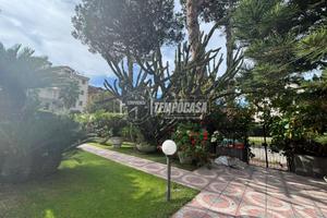 Villa con Piscina in Via Milano, Villaricca