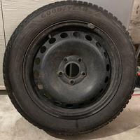 Cerchi in ferro  r. 16 con pneumatici antineve