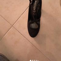 scarpe in camoscio ( marca impressa)