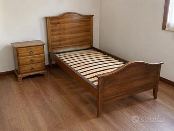 Letto e comodino in noce