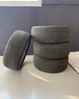 Gomme Nexen 205/40/17