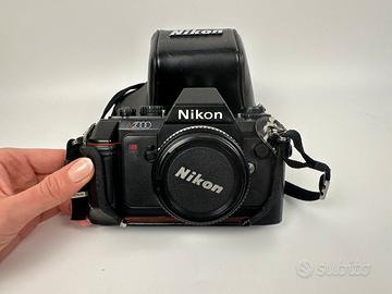 Nikon analogica N2000