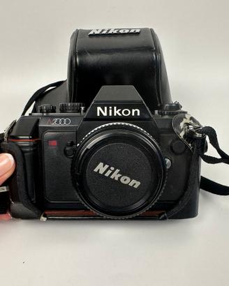 Nikon analogica N2000