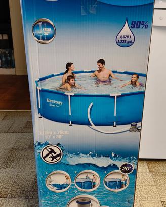 Piscina esterna e corredo completo