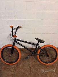 BMX  20” Flybikes + casco