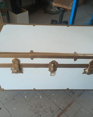 Baule vintage bianco