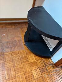 Tavolino per TV basso nero con rotelle