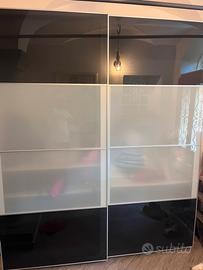 Armanio ad ante scorrevoli