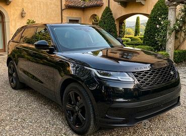 LAND ROVER VELAR TOTAL BLACK