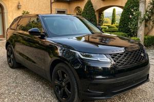 LAND ROVER VELAR TOTAL BLACK