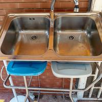 lavapiatti in acciaio con rubinetto 