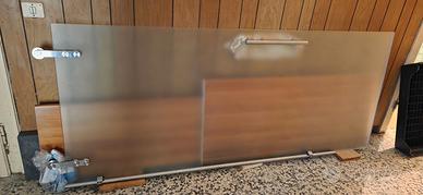 Porta scorrevole in vetro