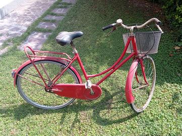 Bici da donna rossa bicicletta