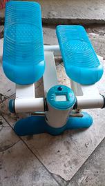 STEP PER ALLENARE GAMBE E POLPACCI 