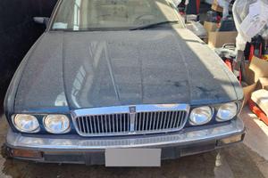 JAGUAR BERLINA ISCRITTA ASI