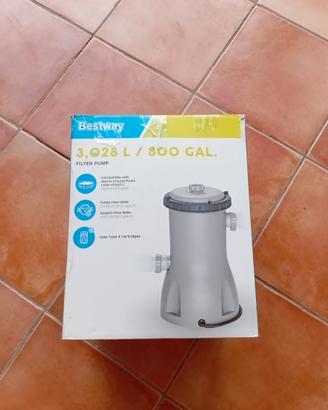 Pompa Bestway 58368 da 3.028 l/h per piscina.