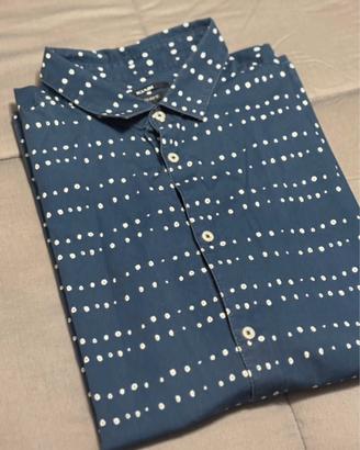 Camicia blu a pallini bianchi