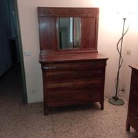 Cassettiera in  noce antico