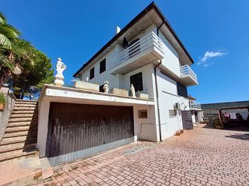 Villetta Trifamiliare Colonnella