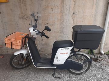 Scooter elettrico delivery