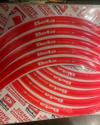 set adesivi universali rossi BETA