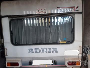 Roulotte Adria Optima 4052 TN