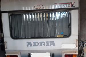 Roulotte Adria Optima 4052 TN