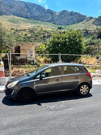 AUTO OPEL CORSA