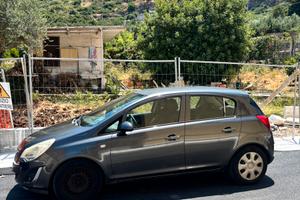 AUTO OPEL CORSA