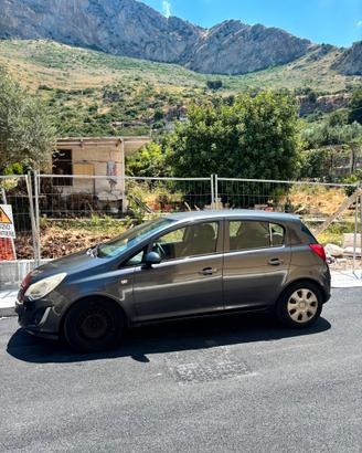 AUTO OPEL CORSA