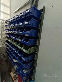 Parete attrezzata / vaschette minuteria officina