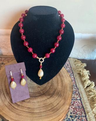 Orecchini e collana abbinati
