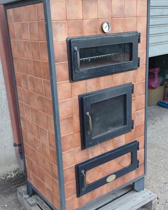 Termostufa a legna marca Ovas.