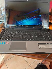 Acer Aspire  i5/4  RAM/256 gb/17,3 pollici 
