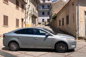 FORD MONDEO BERLINA