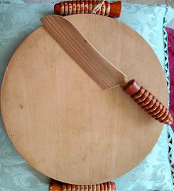 Tagliere in legno con coltello abbinato 