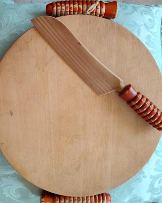Tagliere in legno con coltello abbinato 