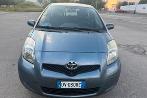 Toyota yaris 1000 benzina
